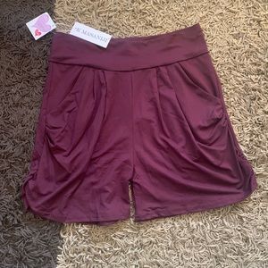 Women’s shorts. Size small/medium. NWT